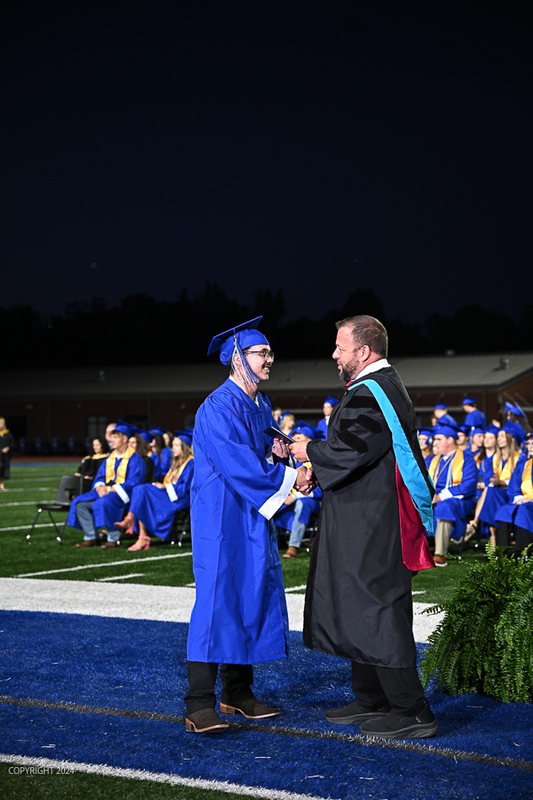 FCGrad250588.jpg