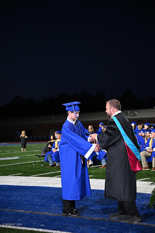 FCGrad250591.jpg