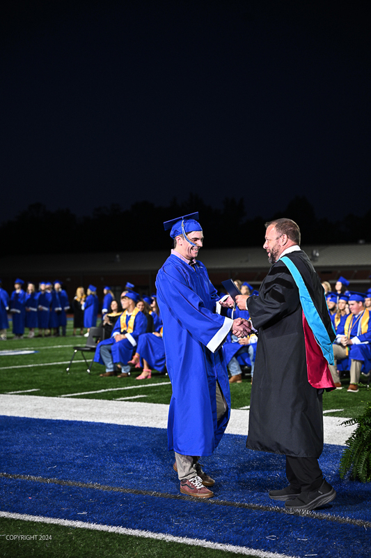 FCGrad250599.jpg