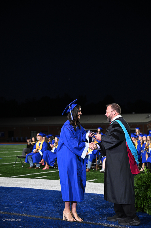 FCGrad250639.jpg