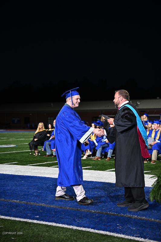 FCGrad250652.jpg