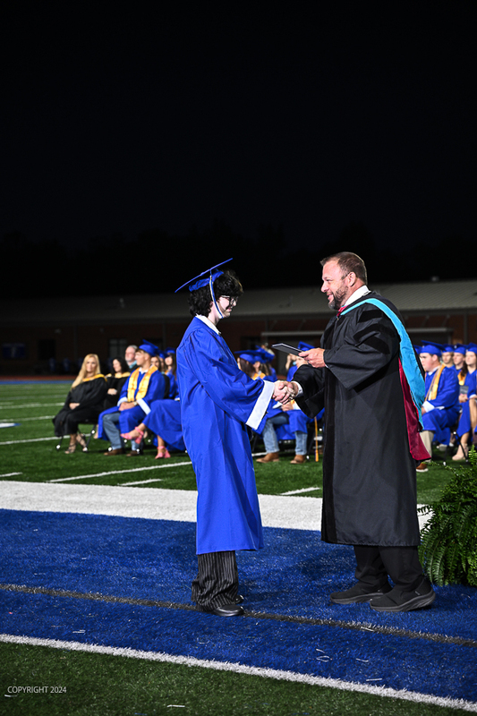 FCGrad250662.jpg