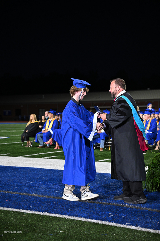 FCGrad250678.jpg