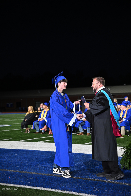 FCGrad250683.jpg