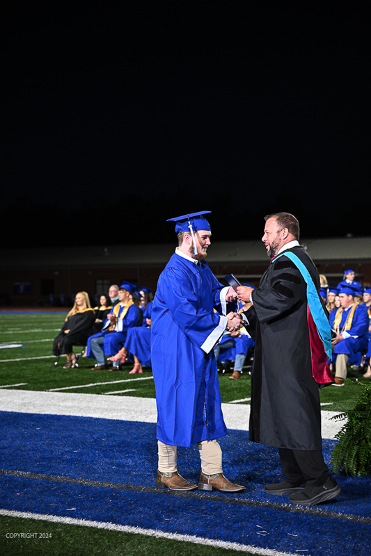 FCGrad250687.jpg