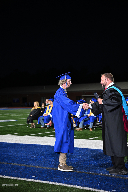 FCGrad250691.jpg