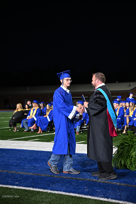 FCGrad250695.jpg