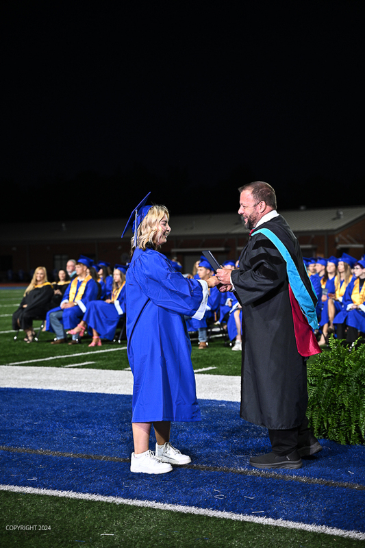 FCGrad250697.jpg