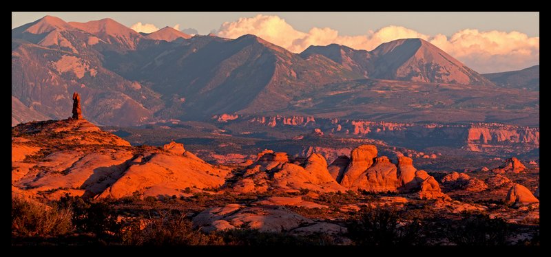 Arches Sunset with LaSal Mountains.jpg :: Catalogue No. 783

Image Size:   20X45 in. on Canvas
