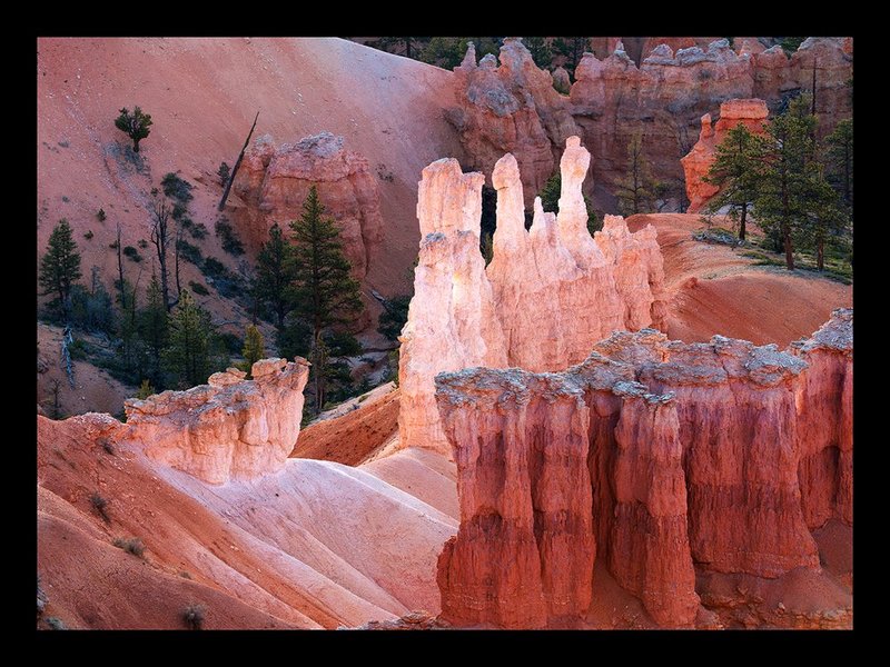 Bryce Canyon Sunrise XXV.jpg :: Catalogue No. 1096

Image Size:   16x22 in. on Canvas