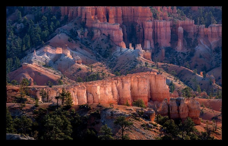 Bryce Canyon Sunrise XXVII.jpg :: Catalogue No. 1098

Image Size:   21x34 in. on Canvas