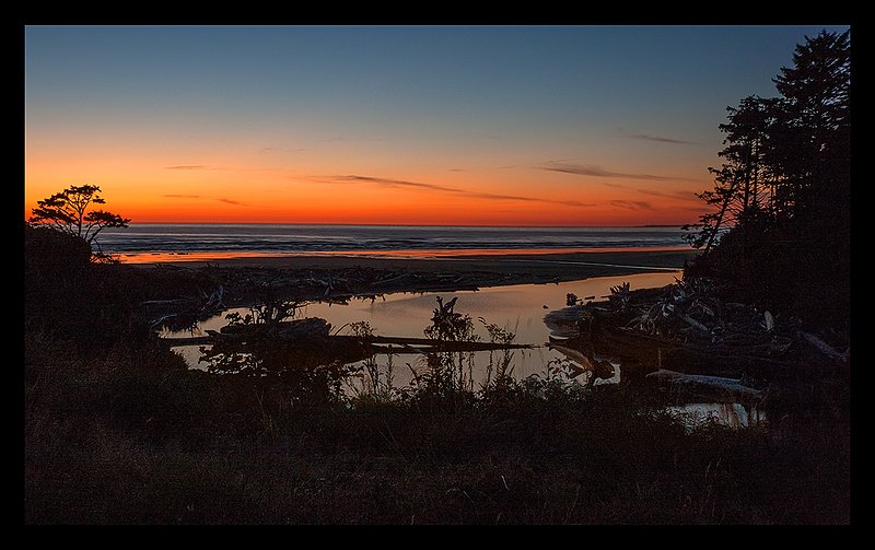 Kalaloch Lagoon Sunset II.jpg :: Catalogue No. 997

Image Size:   2X33 in. on Canvas