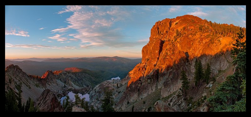 Sierra Buttes Sunset VI.jpg :: Catalogue No. 931


Image Size:  16X33 on Paper or Canvas
              20X45 in. on Canvas