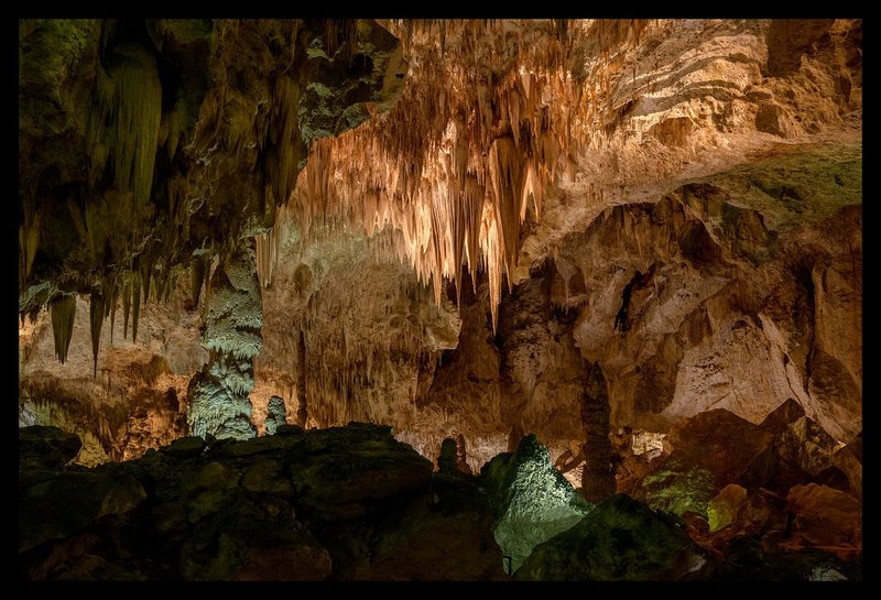 Stalactite Chandlier I.jpg :: Catalogue No. 1259

Image Size: 28X42 in. on Canvas
