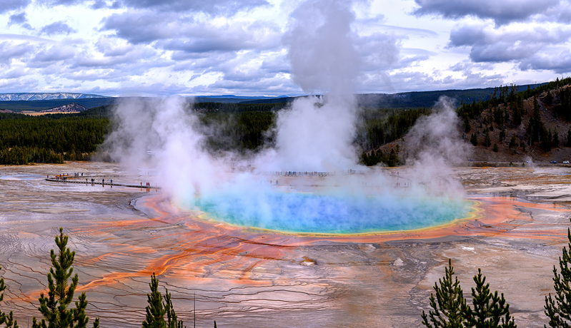 Grand Prismatic Spring VII.jpg :: Catalogue No. 1847

Size 38x56 on Canvas or Art Paper