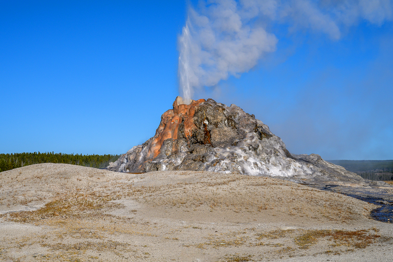 White Cone Geyser II.jpg :: Catalogue No. 1850

Size 40x60 on Canvas or Art Paper
