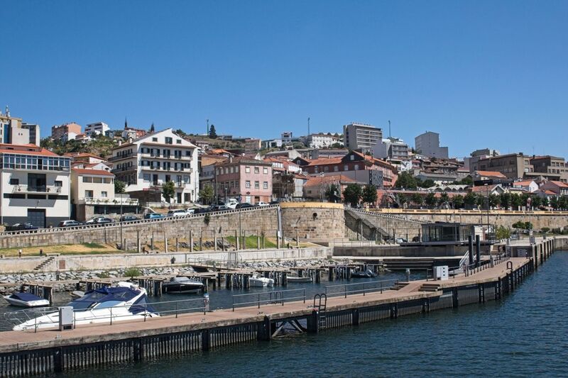 DC 22-0654-180.jpg :: Saga Douro River Cruise, Porto to Regua Lamego, River Douro: Afternoon aboard the MS Douro Spirit departing Porto to Lamego. Peso da Régua, Vila Real District for first stop on route to Lamego. Photo taken 30/08/2022