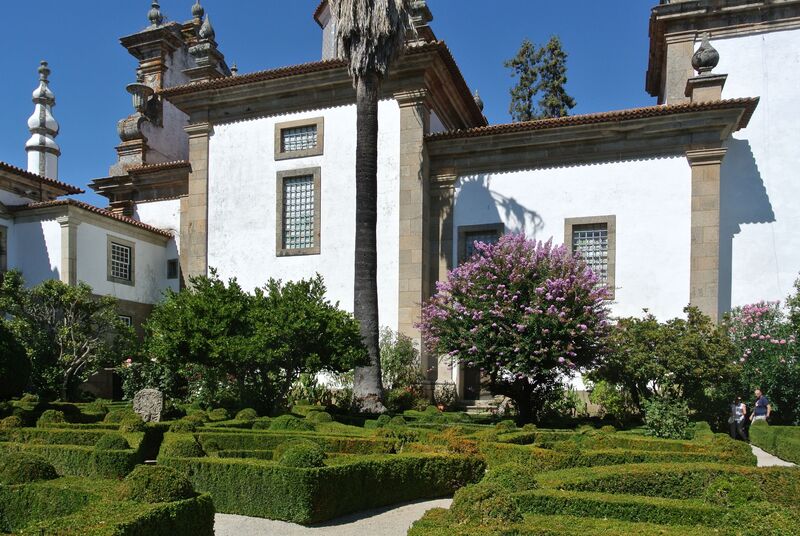 DC 22-0766-115.jpg :: Saga Douro River Cruise, Fundação da Casa de Mateus: The Mateus Palace, also known as the Solar de Mateus and Casa de Mateus, is located in the parish of Mateus, municipality of Vila Real, District of Vila Real. The Casa de Mateus was built in the first half of the 18th century by the 3rd Morgado de Mateus, António José Botelho Mourão. The house was always administered by the Sousa Botelho family. The project for this palace was presumably designed by the architect Nicolau Nasoni. The Palace consists of the main house, the gardens, the wine cellar and a chapel. The Mateus Palace has been classified as a National Monument since 1910. Photo taken 30/08/2022