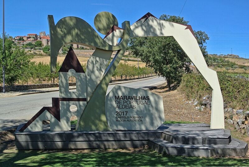 DC 22-0791-002.jpg :: Saga Douro River Cruise, Barca d'Alva, Castelo Rodrigo: Roadside sign outside the Castelo Rodrigo. Historical Village Castelo Rodrigo “Authentic Village”. On September 3, 2017, Castelo Rodrigo collected the prize \