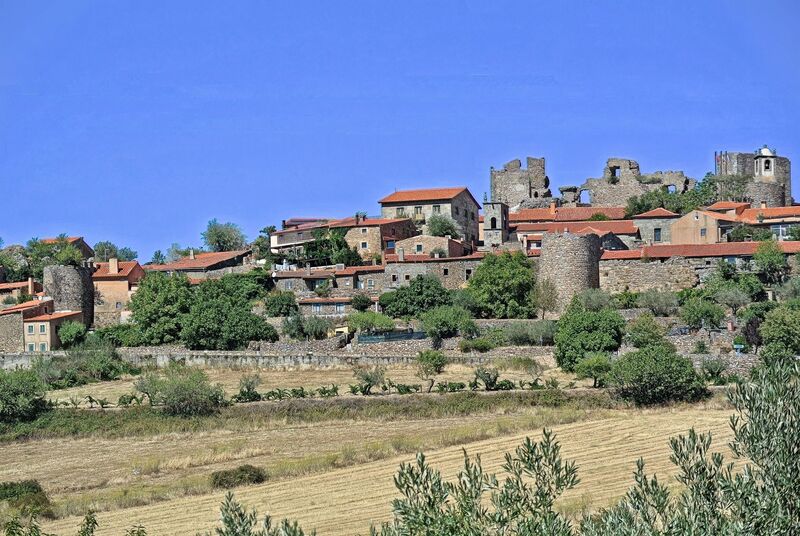 DC 22-0791-007.jpg :: Saga Douro River Cruise, Barca d'Alva, Castelo Rodrigo: From its lofty hilltop position, the small historical village of Castelo Rodrigo looks down over the plateau stretching eastwards to Spain and northwards to the deep valley of the River Douro. According to tradition, it was founded by Alfonso IX of León, in order to be given to Count Rodrigo Gonzalez de Girón, who repopulated it and gave it its name. With the Treaty of Alcanices, signed in 1297 by D. Dinis, poet and king of Portugal, it came into the possession of the Portuguese crown. Photo taken 31/08/2022
