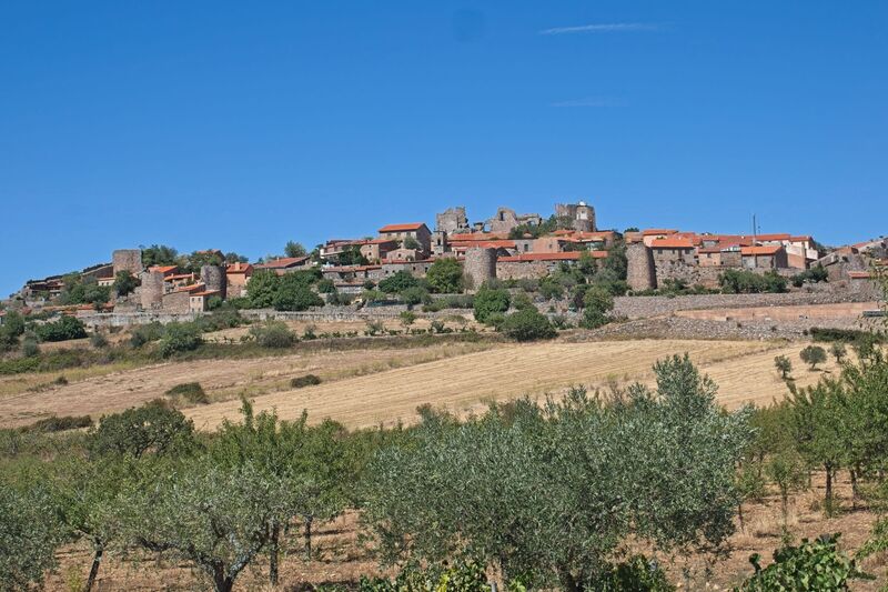 DC 22-0791-008.jpg :: Saga Douro River Cruise, Barca d'Alva, Castelo Rodrigo: From its lofty hilltop position, the small historical village of Castelo Rodrigo looks down over the plateau stretching eastwards to Spain and northwards to the deep valley of the River Douro. According to tradition, it was founded by Alfonso IX of León, in order to be given to Count Rodrigo Gonzalez de Girón, who repopulated it and gave it its name. With the Treaty of Alcanices, signed in 1297 by D. Dinis, poet and king of Portugal, it came into the possession of the Portuguese crown. Photo taken 31/08/2022