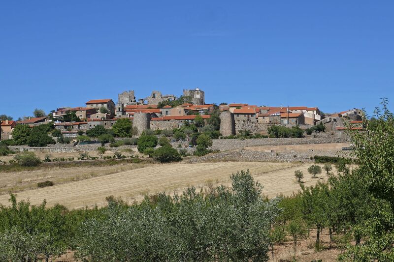 DC 22-0791-009.jpg :: Saga Douro River Cruise, Barca d'Alva, Castelo Rodrigo: From its lofty hilltop position, the small historical village of Castelo Rodrigo looks down over the plateau stretching eastwards to Spain and northwards to the deep valley of the River Douro. According to tradition, it was founded by Alfonso IX of León, in order to be given to Count Rodrigo Gonzalez de Girón, who repopulated it and gave it its name. With the Treaty of Alcanices, signed in 1297 by D. Dinis, poet and king of Portugal, it came into the possession of the Portuguese crown. Photo taken 31/08/2022