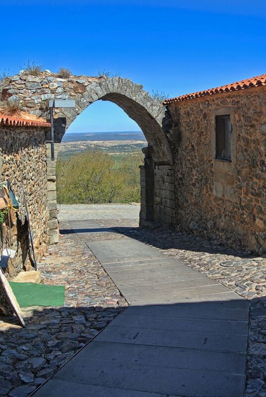 DC 22-0791-019.jpg :: Saga Douro River Cruise, Barca d'Alva, Castelo Rodrigo: Main Entrance to Castelo Rodrigo. Photo taken 31/08/2022