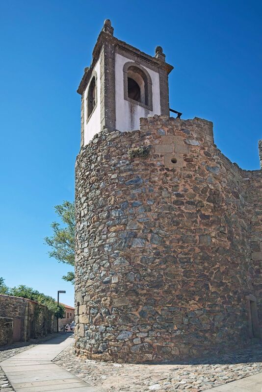 DC 22-0791-027.jpg :: Saga Douro River Cruise, Barca d'Alva, Castelo Rodrigo: Clock Tower Castelo Rodrigo. A bell tower was added to the old wall of the barbican that protected the citadel. It used to have a clock with granite weights. Photo taken 31/08/2022