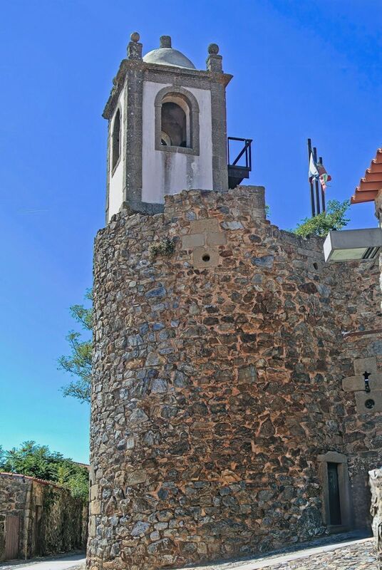 DC 22-0791-029.jpg :: Saga Douro River Cruise, Barca d'Alva, Castelo Rodrigo: Clock Tower Castelo Rodrigo. A bell tower was added to the old wall of the barbican that protected the citadel. It used to have a clock with granite weights. Photo taken 31/08/2022
