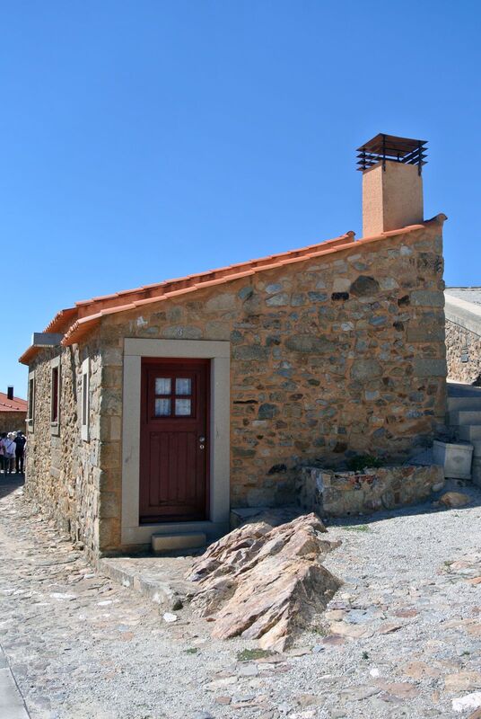 DC 22-0791-036.jpg :: Saga Douro River Cruise, Barca d'Alva, Castelo Rodrigo: Old stone houses and narrow street in the ancient town of Castelo Rodrigo. Photo taken 31/08/2022