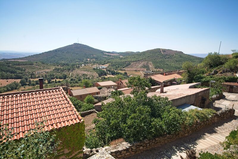 DC 22-0791-037.jpg :: Saga Douro River Cruise, Barca d'Alva, Castelo Rodrigo: Plateau around the outside walls of Castelo Rodrigo. Photo taken 31/08/2022
