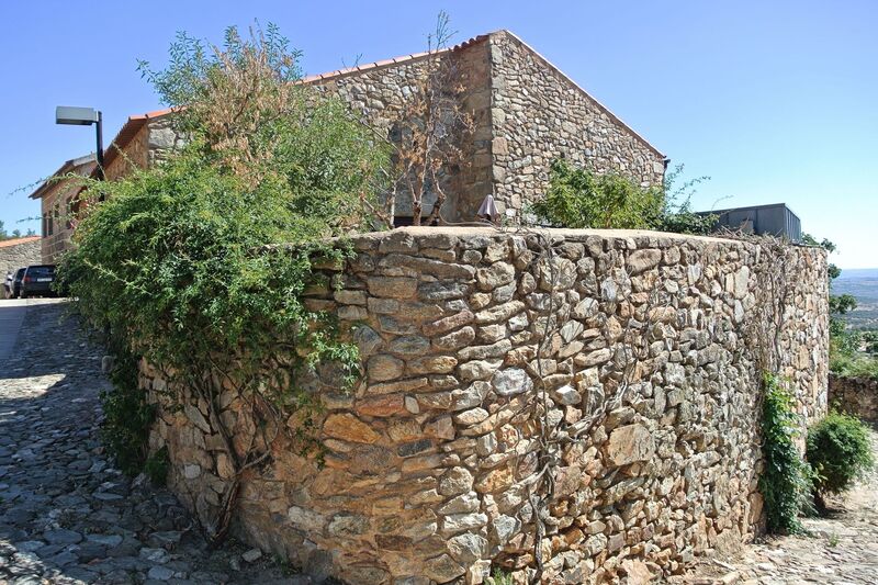 DC 22-0791-046.jpg :: Saga Douro River Cruise, Barca d'Alva, Castelo Rodrigo: Medieval village of Castelo Rodrigo. Photo taken 31/08/2022