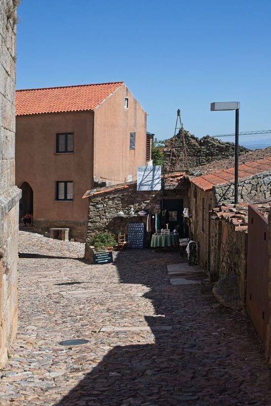 DC 22-0791-051.jpg :: Saga Douro River Cruise, Barca d'Alva, Castelo Rodrigo: Casa do Azulejo. Photo taken 31/08/2022