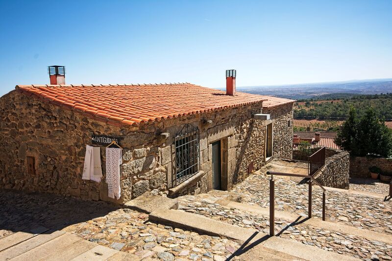 DC 22-0791-052.jpg :: Saga Douro River Cruise, Barca d'Alva, Castelo Rodrigo: residential property within the walls of Castelo Rodrigo. Photo taken 31/08/2022