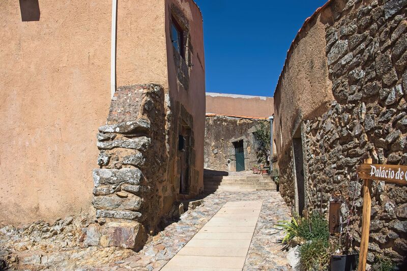 DC 22-0791-086.jpg :: Saga Douro River Cruise, Barca d'Alva, Castelo Rodrigo: Old stone houses and narrow street in the ancient town of Castelo Rodrigo. Photo taken 31/08/2022