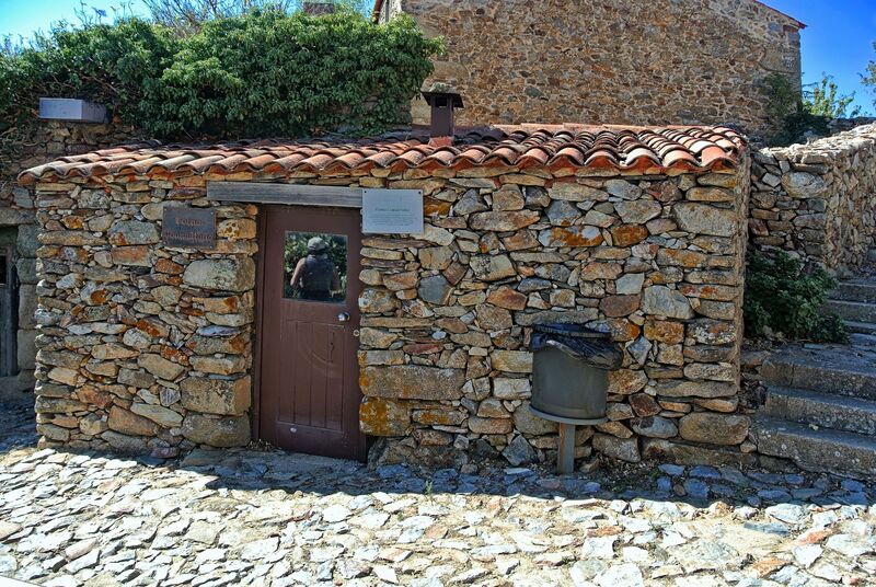 DC 22-0791-092.jpg :: Saga Douro River Cruise, Barca d'Alva, Castelo Rodrigo: Forno Comunitário (Community Oven) in Castelo Rodrigo. Photo taken 31/08/2022