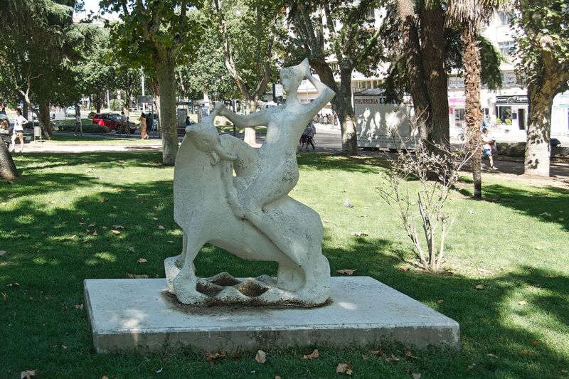 DC 22-0794-008.jpg :: Saga Douro River Cruise, Salamanca. Spain: 'The Rape of Europe', the work of Agustín Casillas in 1963 and located in the park of La Alamedilla. Photo taken 01/09/2022