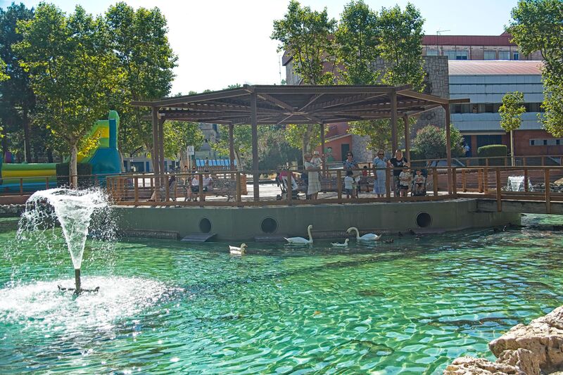 DC 22-0794-010.jpg :: Saga Douro River Cruise, Salamanca. Spain: Lake in La Alamedilla Park, Salamanca. Photo taken 01/09/2022