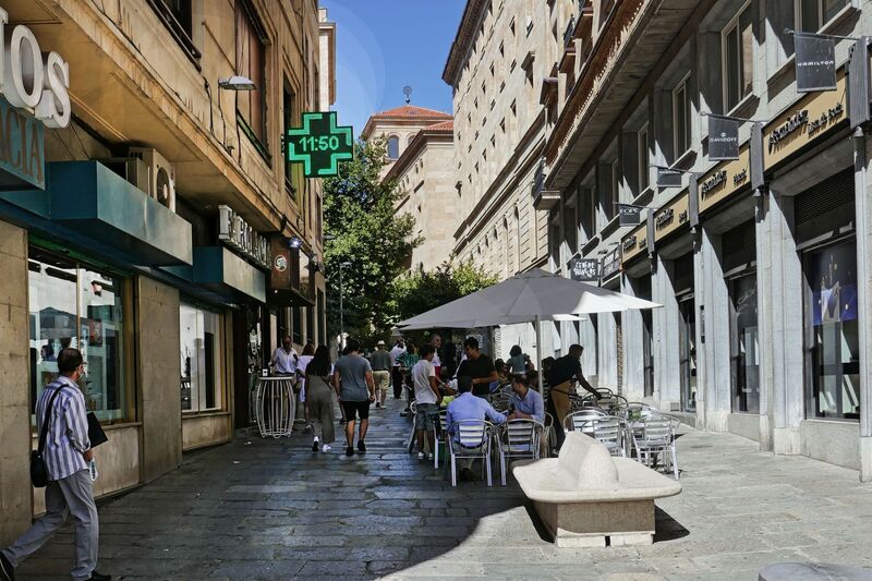 DC 22-0794-103.jpg :: Saga Douro River Cruise, Salamanca. Spain: Café culture in Calle Brocense just off Calle Toro and Plaza del Liceo. Photo taken 01/09/2022