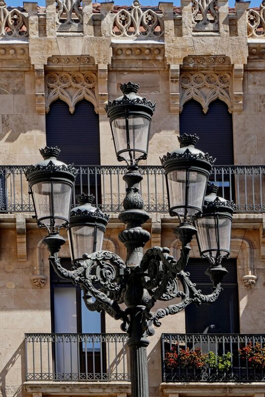 DC 22-0794-106a.jpg :: Saga Douro River Cruise, Salamanca. Spain: Ornate street lighting  in Calle Toro and Plaza del Liceo. Photo taken 01/09/2022