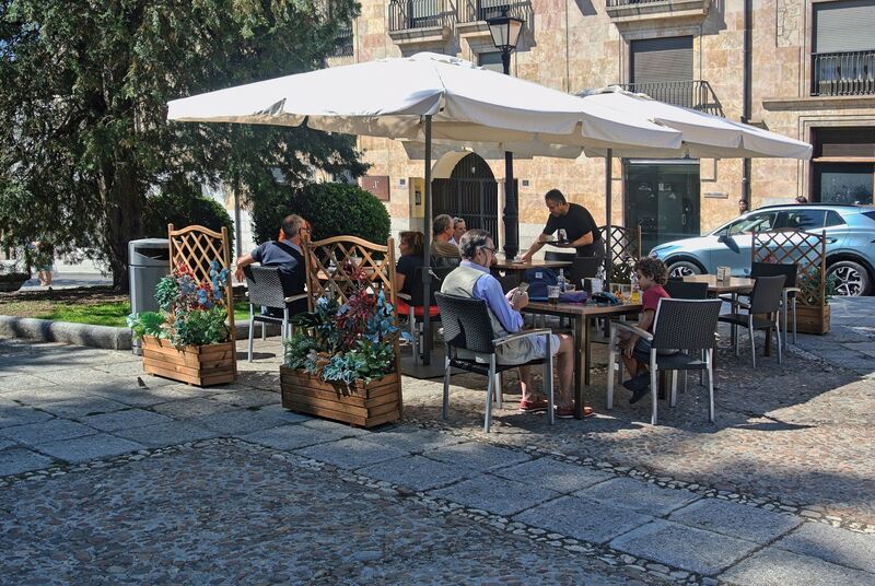 DC 22-0794-186.jpg :: Saga Douro River Cruise, Salamanca. Spain: Coffee culture in Calle San Pablo. Photo taken 01/09/2022