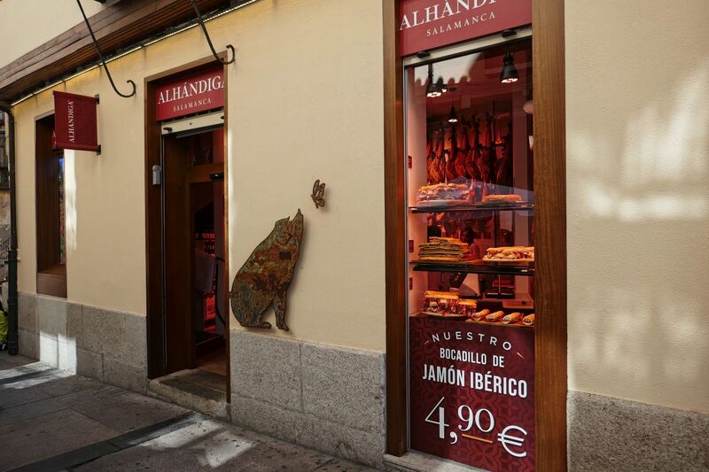 DC 22-0794-187.jpg :: Saga Douro River Cruise, Salamanca. Spain: Alhándiga, Iberian ham store outlet in Plaza del Corrillo. Photo taken 01/09/2022