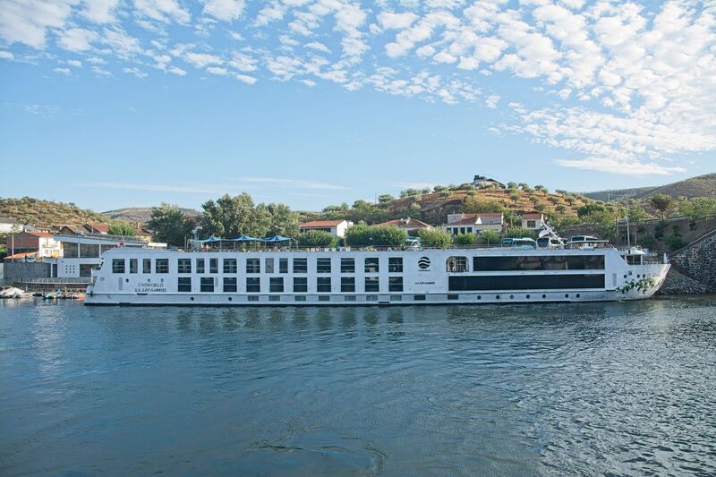 DC 22-0796-003.jpg :: Saga Douro River Cruise, Barca d'Alva to Pocinho, Portugal: The Uniworld \