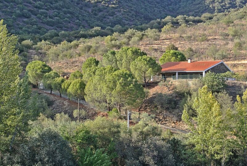 DC 22-0796-008.jpg :: Saga Douro River Cruise, Barca d'Alva to Pocinho, Portugal: The MS Duoro Spirit passing through Escalhão. Photo taken 01/09/2022