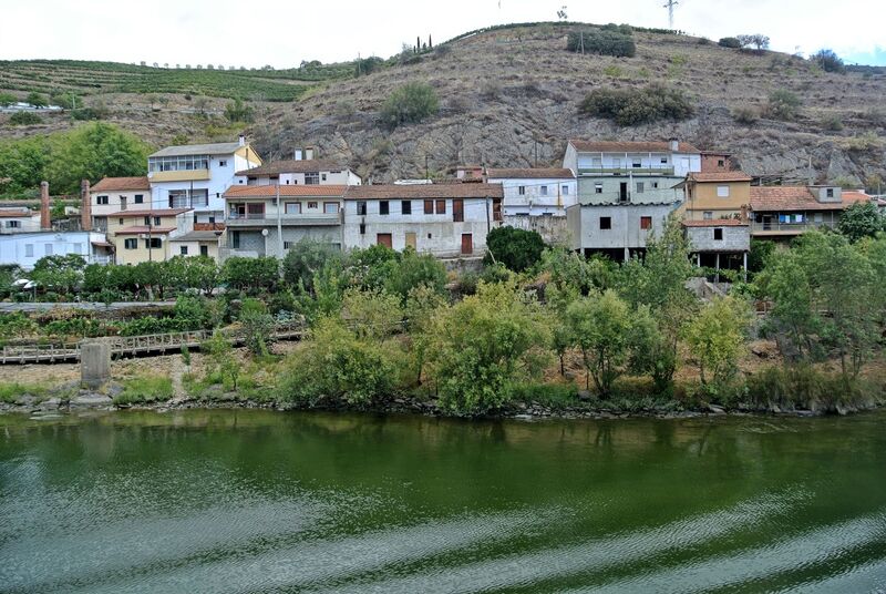 DC 22-0797-006.jpg :: Saga Douro River Cruise, Pocinho to Pinhao, River Douro: The MS Douro Spirit sailing passing Foz do Tua in the Castanheiro Region, along the Douro River, onward to Pinhao. Photo taken 02/09/2022