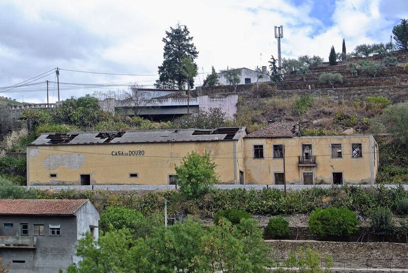 DC 22-0797-009.jpg :: Saga Douro River Cruise, Pocinho to Pinhao, River Douro: The MS Douro Spirit sailing passing Foz do Tua in the Castanheiro Region, along the Douro River, onward to Pinhao. Photo taken 02/09/2022