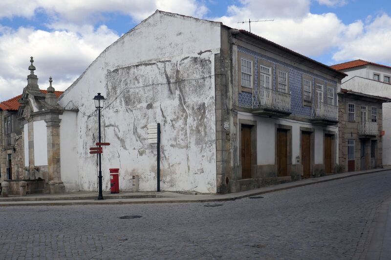 DC 22-0808-005.jpg :: Saga Douro River Cruise, Favaios:  The junction of Rua Direita and Rue do Camellao Morais.  To the left the Fonte Manuelina (Manueline Fountain). Photo taken 02/09/2022