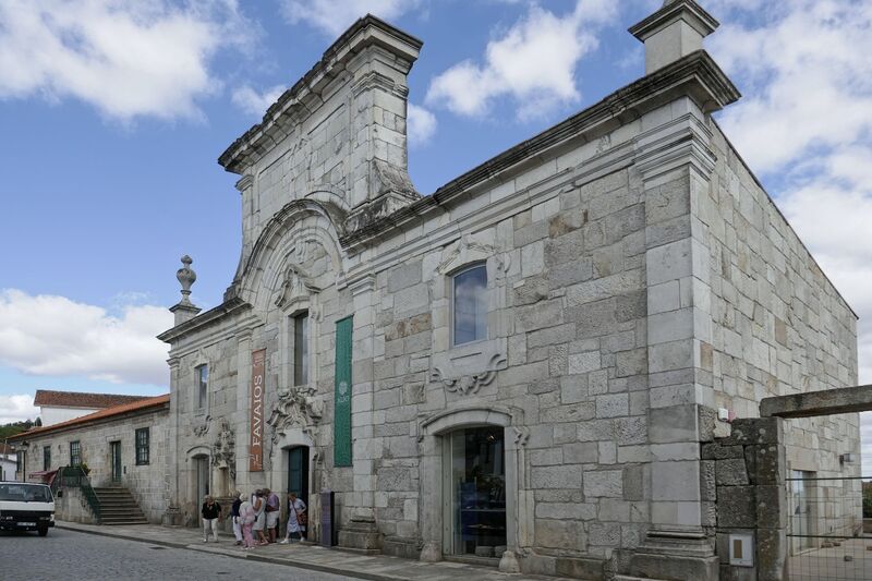 DC 22-0808-012.jpg :: Saga Douro River Cruise, Favaios:  The building in the image is the Núcleo Museológico de Favaios - Pão e Vinho, also known as the Bread and Wine Museum. The museum is located on Rua Direita in the charming village of Favaios, within the Douro Valley region of Northern Portugal. It is housed in an 18th-century building, locally referred to as \