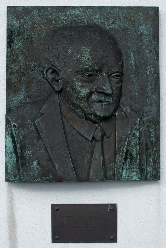 DC 22-0808-066.jpg :: Saga Douro River Cruise, Favaios:  Bronze plaque of Professor Carlos Amorim, Founder and president of the Adega Cooperativa de Favaios, a renowned winery located in the village of Favaios. Photo taken 02/09/2022