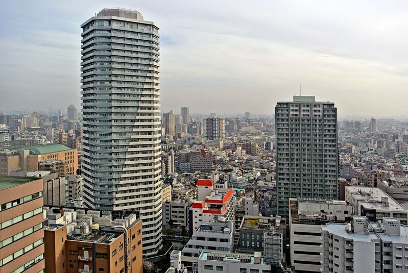 DC 23-0677-008.jpg :: Iglu Tour, Ultimate Japan & Cherry Blossom: Tokyo, Japan, Sunshine City, Prince Hotel. View from hotel room of the city skyline. Photo taken 31/03/2023